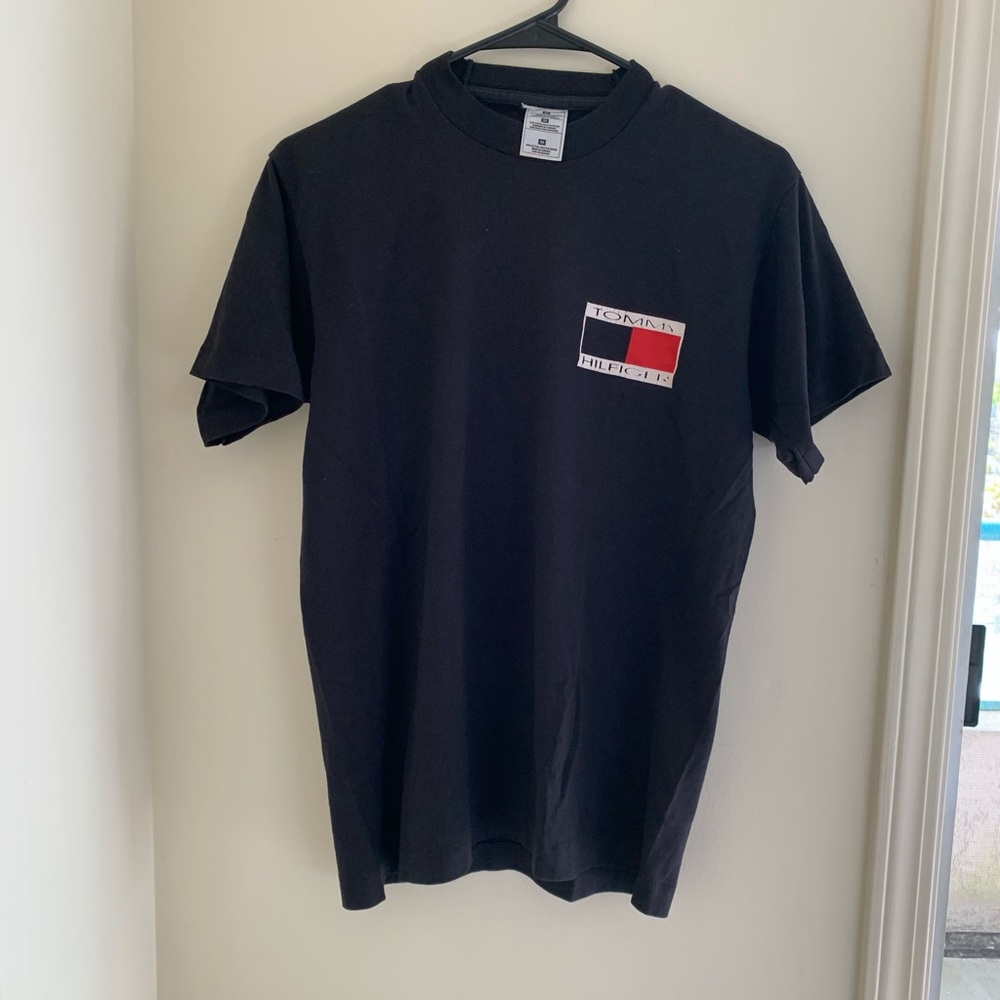 Thrifted Tommy Hilfiger unisex shirt size M